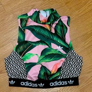 NEW without tags- ADIDAS sports bra/crop top (M)